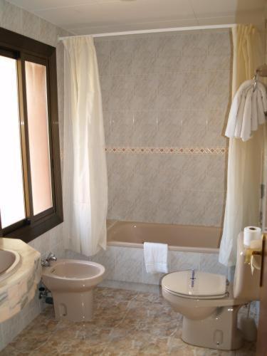 Hotel Hostal Del Sol Sant Feliu de Guíxols Extérieur photo