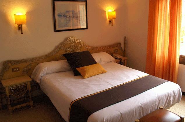 Hotel Hostal Del Sol Sant Feliu de Guíxols Extérieur photo