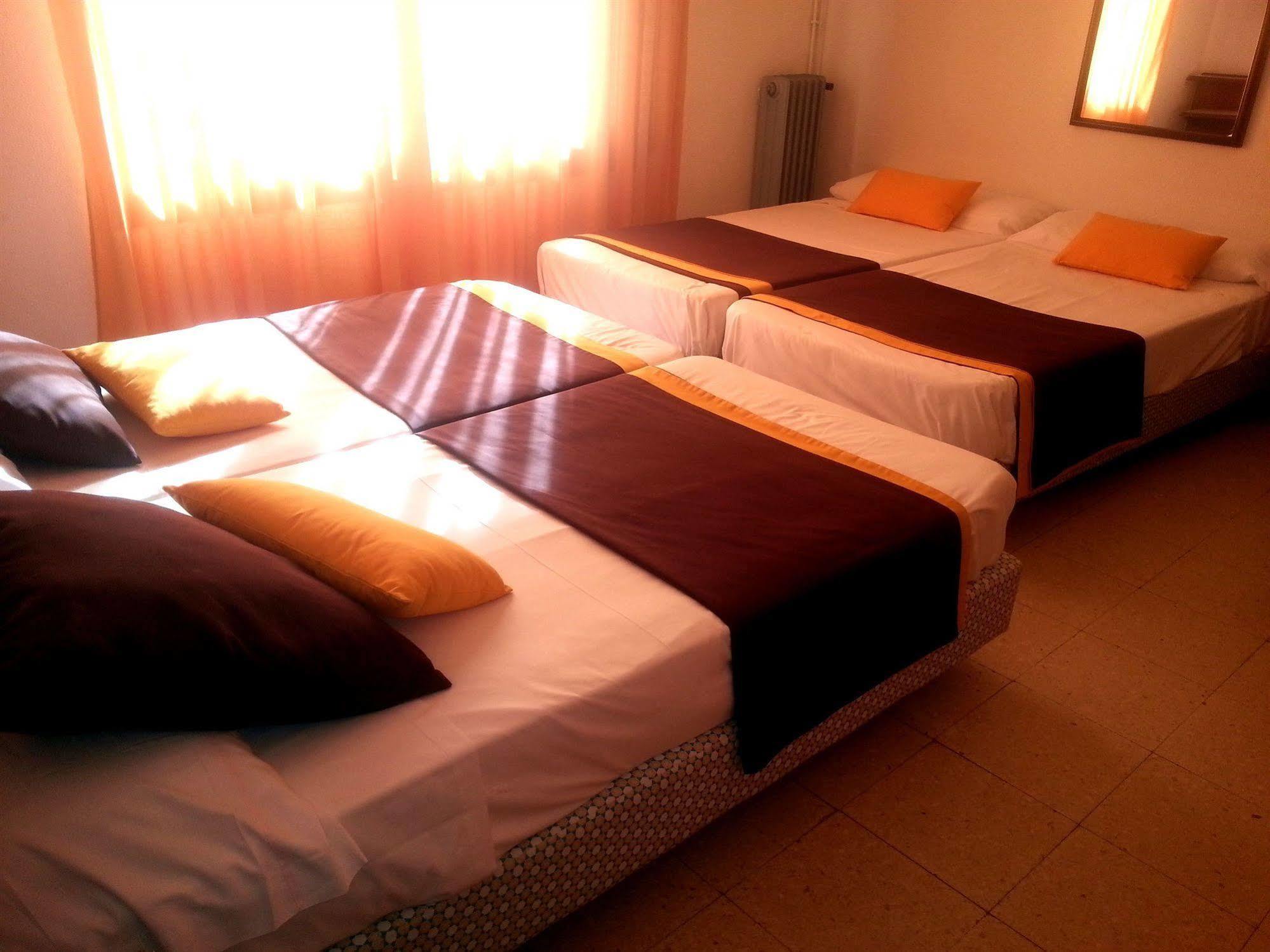 Hotel Hostal Del Sol Sant Feliu de Guíxols Extérieur photo