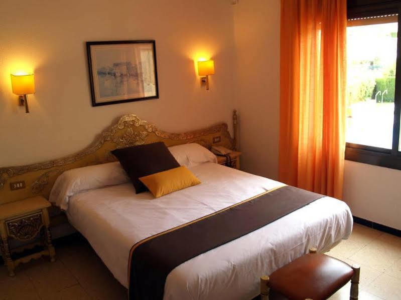 Hotel Hostal Del Sol Sant Feliu de Guíxols Extérieur photo