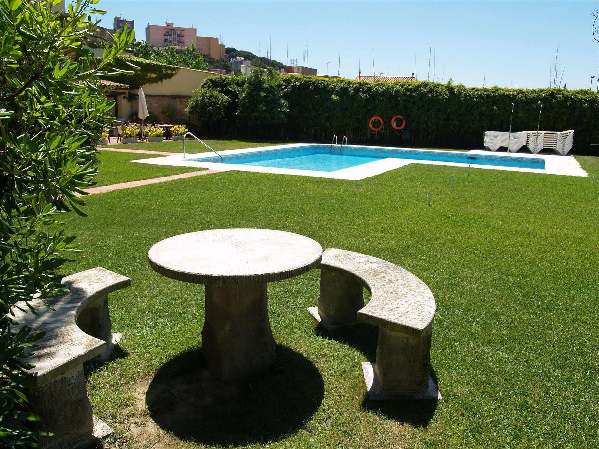 Hotel Hostal Del Sol Sant Feliu de Guíxols Extérieur photo